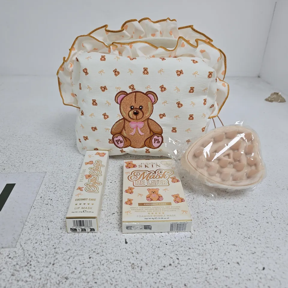 PLOUISE MAKE UP BAG WITH 3 ITEMS TO INCLUDE LIP MASK