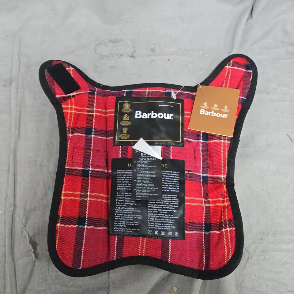 BARBOUR WAX DOG COAT IN BLACK/TARTAN