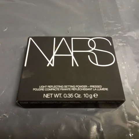 BOXED NARS LIGHT REFLECTING SETTING POWDER (10G)