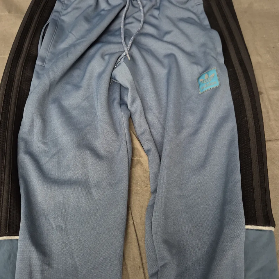 ADIDAS JOGGERS IN BLUE SIZE UK MEDIUM