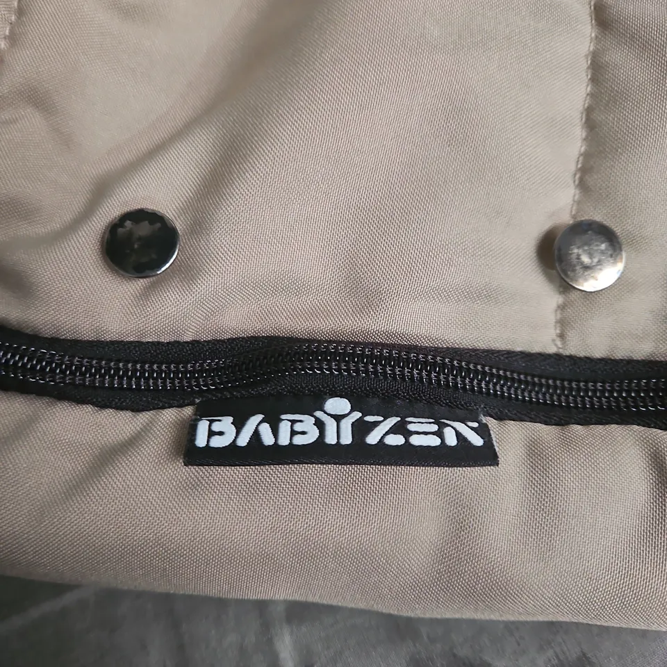 BABYZEN PUSHCHAIR FOOTMUFF / BUNTING BAG – BEIGE, FLEECE-LINED