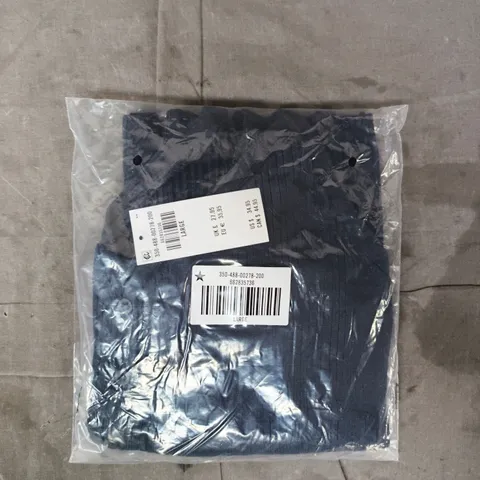 BAGGED HOLLISTER BUTTON FRONT SWEATER TANK IN NAVY SIZE LARGE