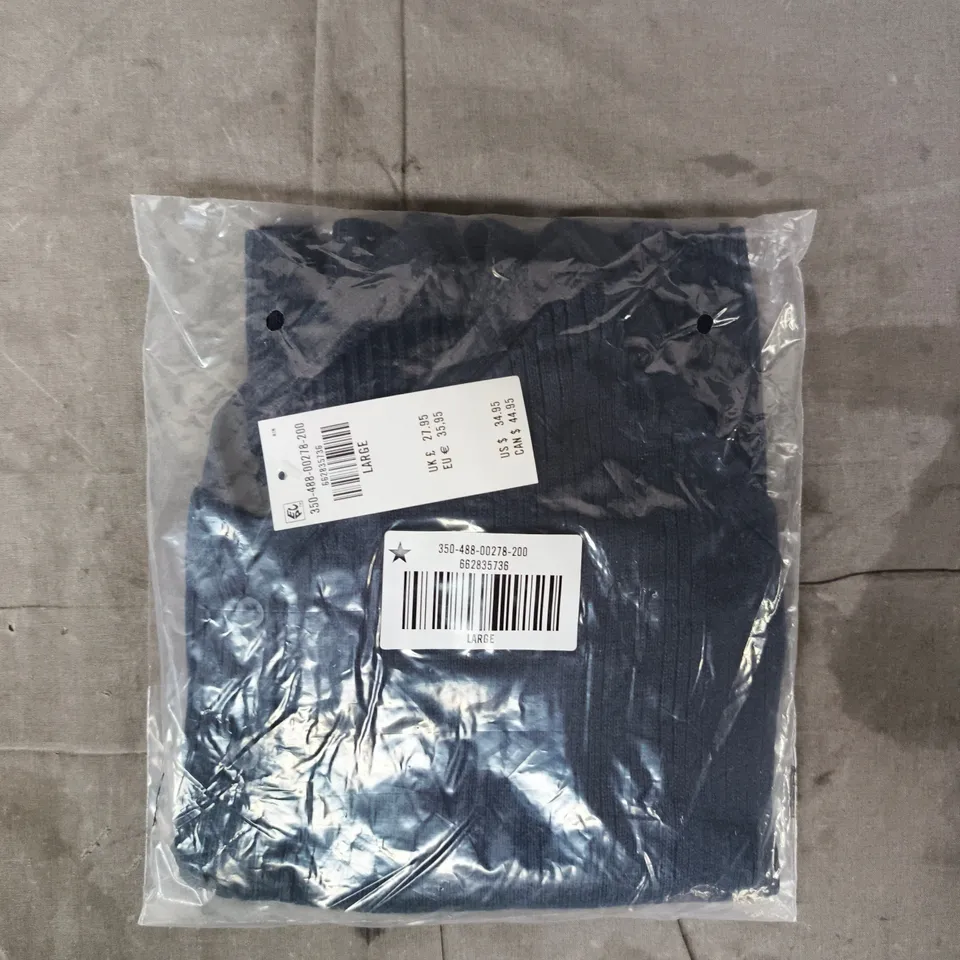 BAGGED HOLLISTER BUTTON FRONT SWEATER TANK IN NAVY SIZE LARGE