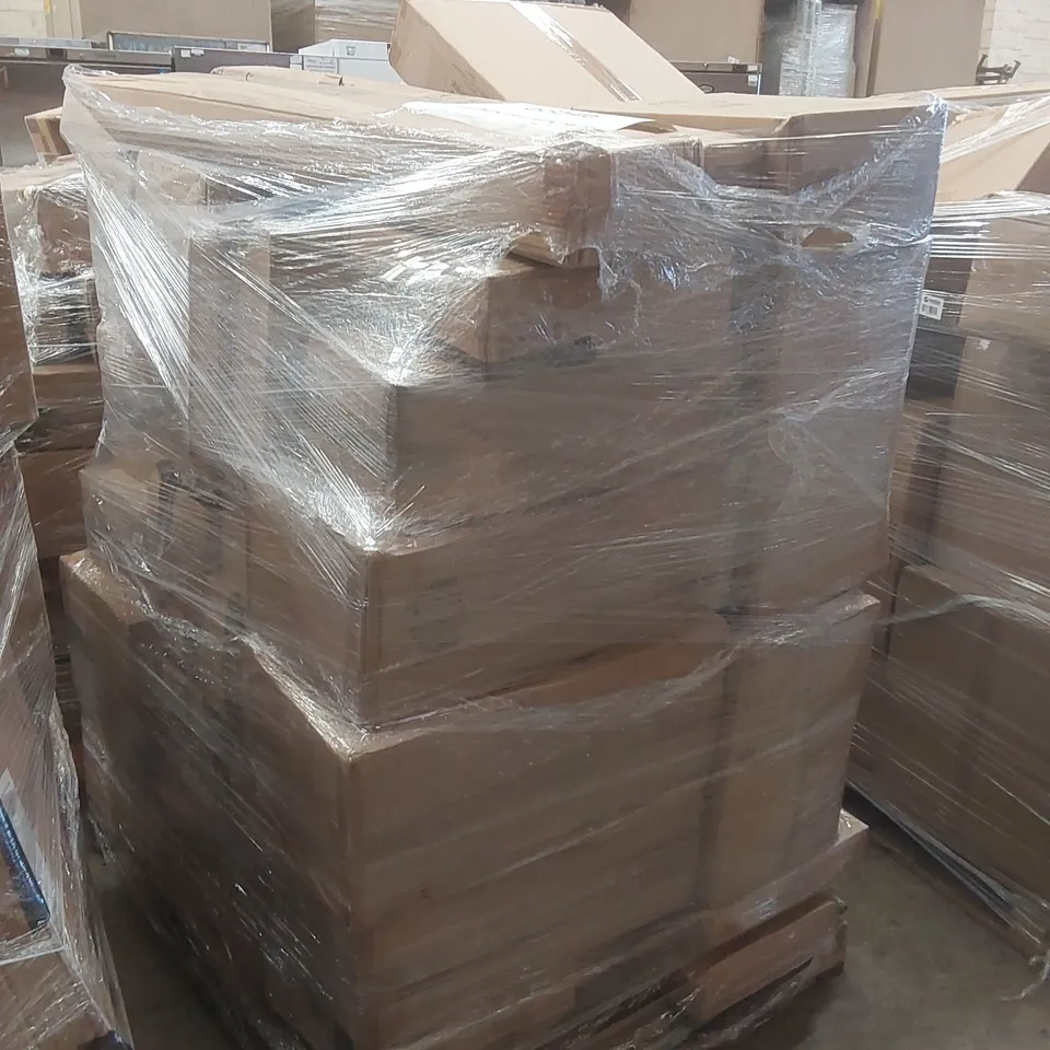 PALLET CONTAINING A LARGE QUANTITY OF ASSORTED LIGHTING PRODUCTS