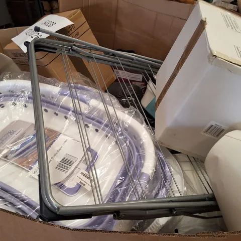 PALLET CONTAINING ASSORTED PRODUCTS INCLUDING COLLAPSIBLE LAUNDRY BASKETS, LAMP SHADES, LARGE BREADSMART TUPPERWARE & CLOTHES AIRER