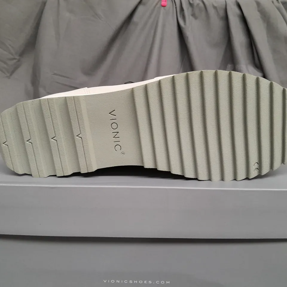 BOXED PAIR OF VIONIC HIGH TOP BOOTS IN CREAM SIZE 7