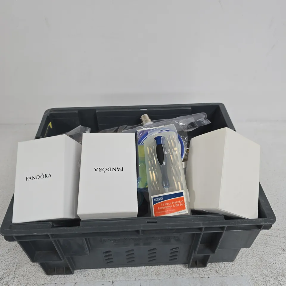 TOTE OF APPROXIMATELY 10 ASSORTED ITEMS INCLUDING NAREX CHISEL, HOZELOCK AND DOMRAEM DIGITAL LED 4 CHANNEL CONTROLLER