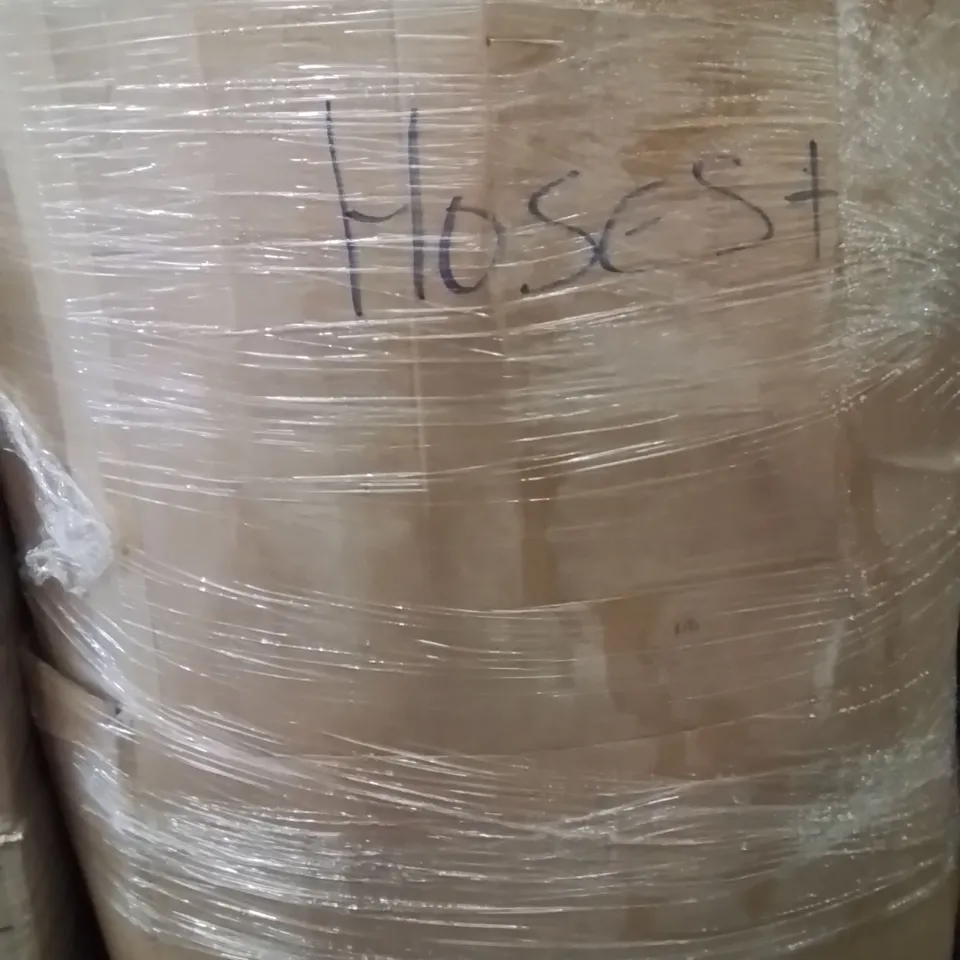 PALLET CONTAINING A LARGE QUANTITY OF HOSES