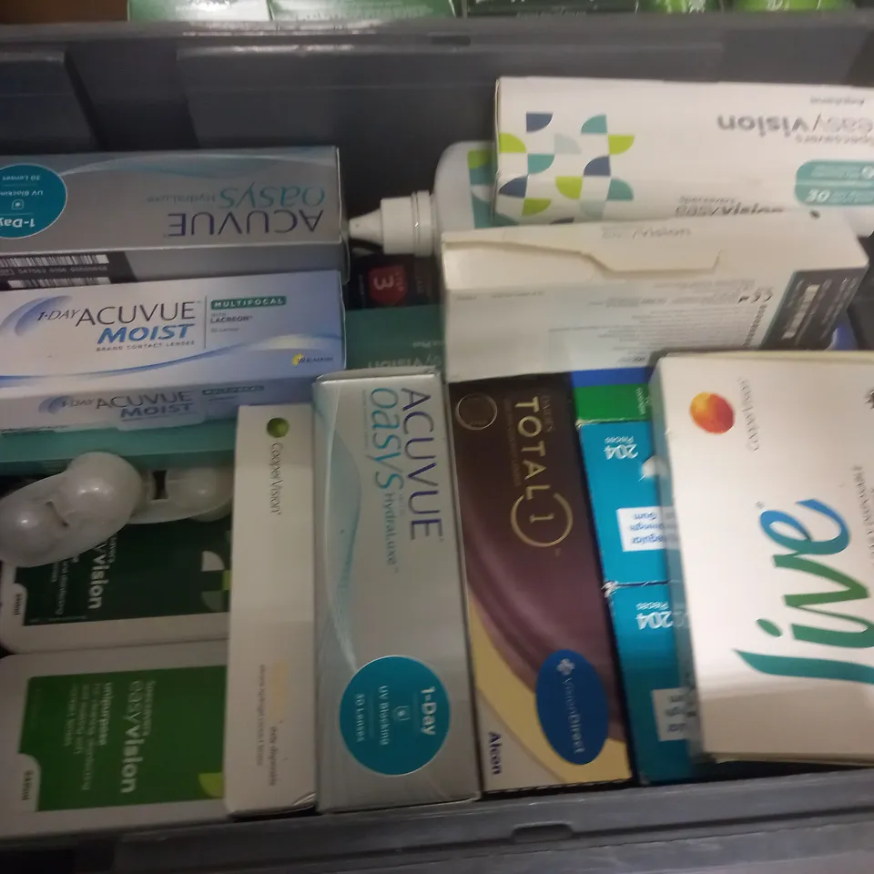LOT OF ASSORTED EYE CARE ITEMS TO INCLUDE SPECSAVERS, ACUVUE AND MYDAY