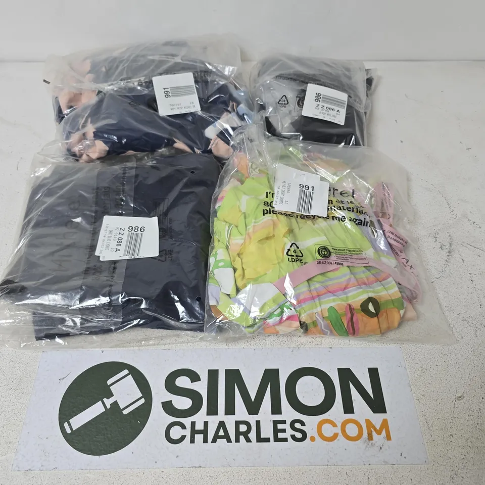 APPROXIMATELY 23 ASSORTED CLOTHING ITEMS IN VARIOUS SIZES, STYLES & SIZES TO INCLUDE HLY RLX SHIRT SHORTS, DARK BLUE CHINOS, NAVY PRINT MIDAXI DRESS, ETC - COLLECTION ONLY
