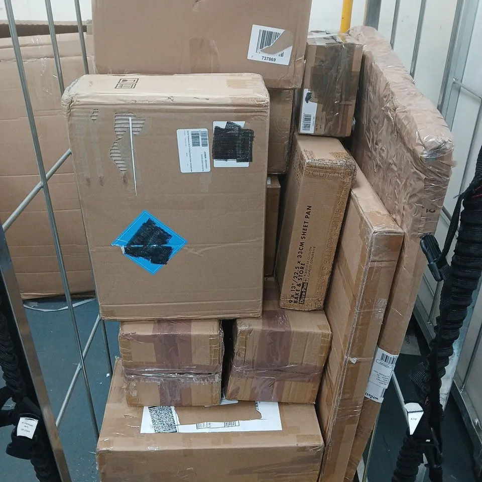 CAGE OF APPROXIMATELY 10 ASSORTED HOUSEHOLD ITEMS TO INCLUDE - SHEET PAN - MOSAIC LANTERN - BATTERIES - COLLECTION ONLY
