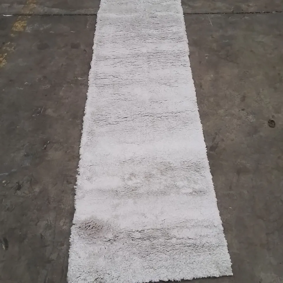 QUALITY DESIGNER AREA RUG - APPROXIMATELY 230X60CM