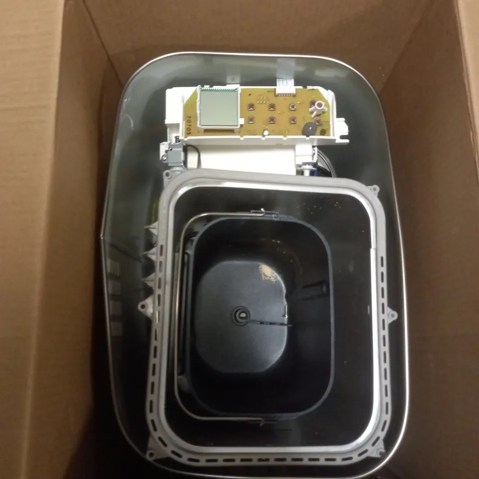 PANASONIC AUTOMATIC BREAD MAKER SILVER