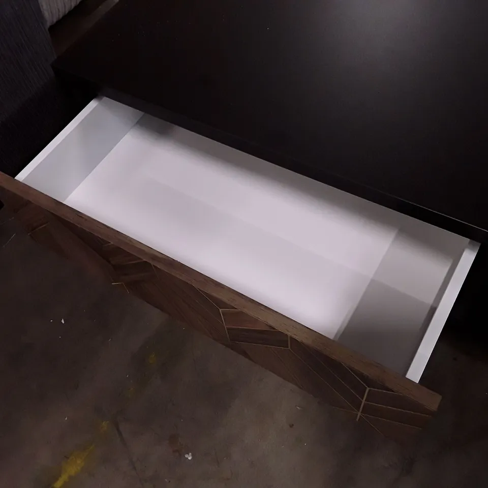 CASSAT COFFEE TABLE WITH STORAGE