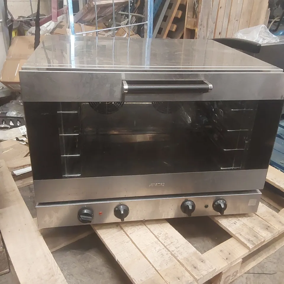 SMEG COMMERCIAL OVEN