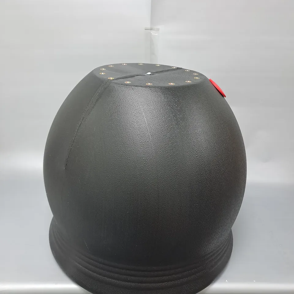 BOXED 5.5 FT FREE STANDING BOXING PUNCHBAG - BASE 