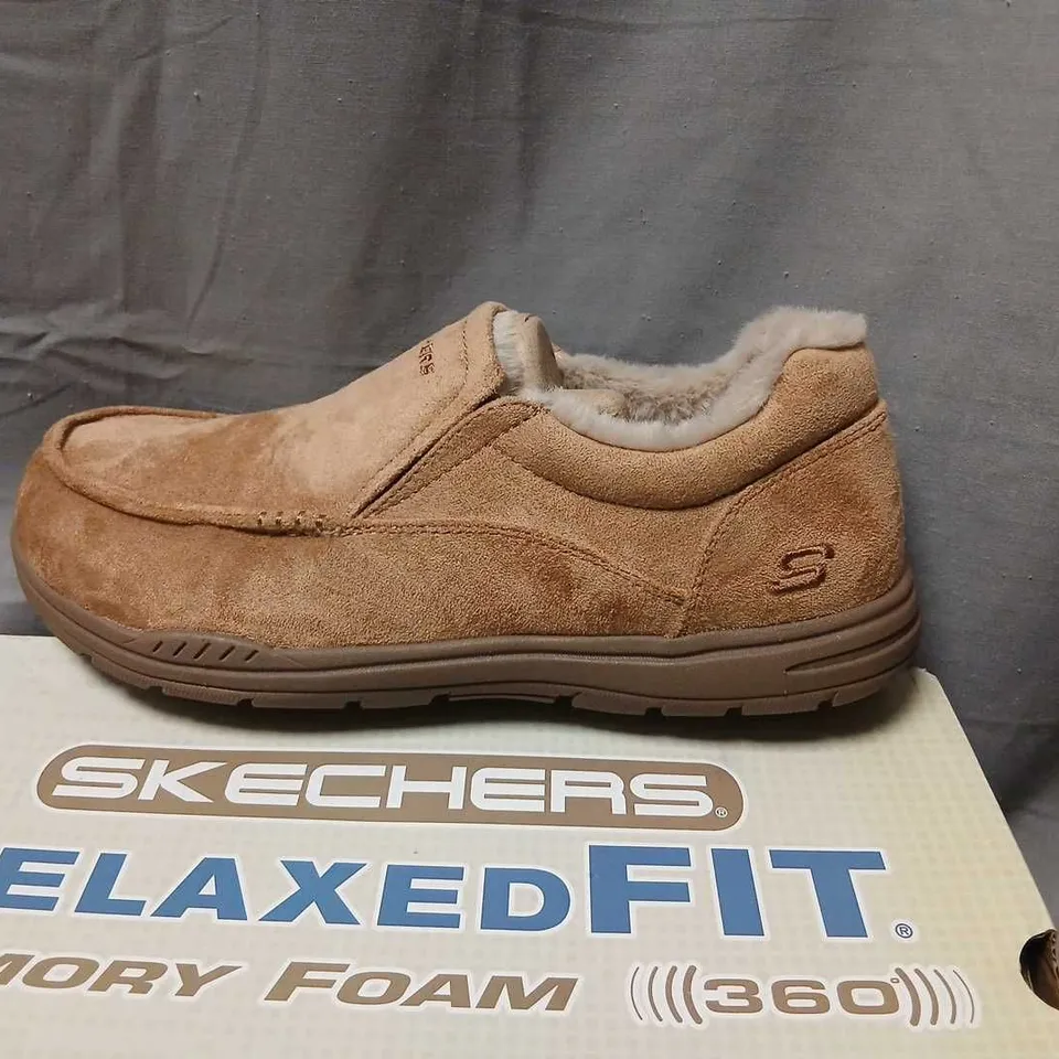 SKECHERS RELAXED FIT MEMORY FOAM SLIPPERS – TAN – UK 6