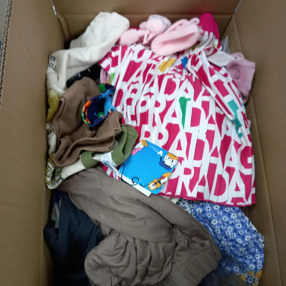 MEDIUM  BOX OF ASSORTED KIDS CLOTHING ITEMS TO INCLUDE BAGS, BABY GROWS AND DRESSES