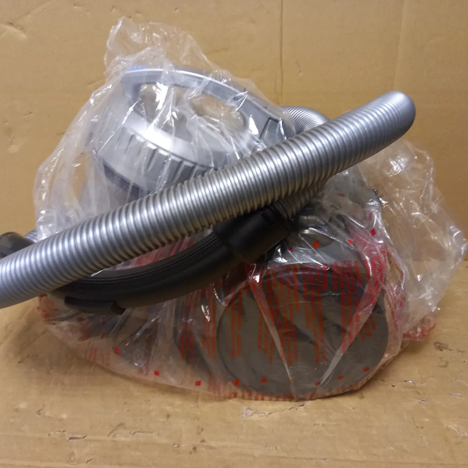 RUSSELL HOBBS COMPACT XS CYLINDER VACUUM