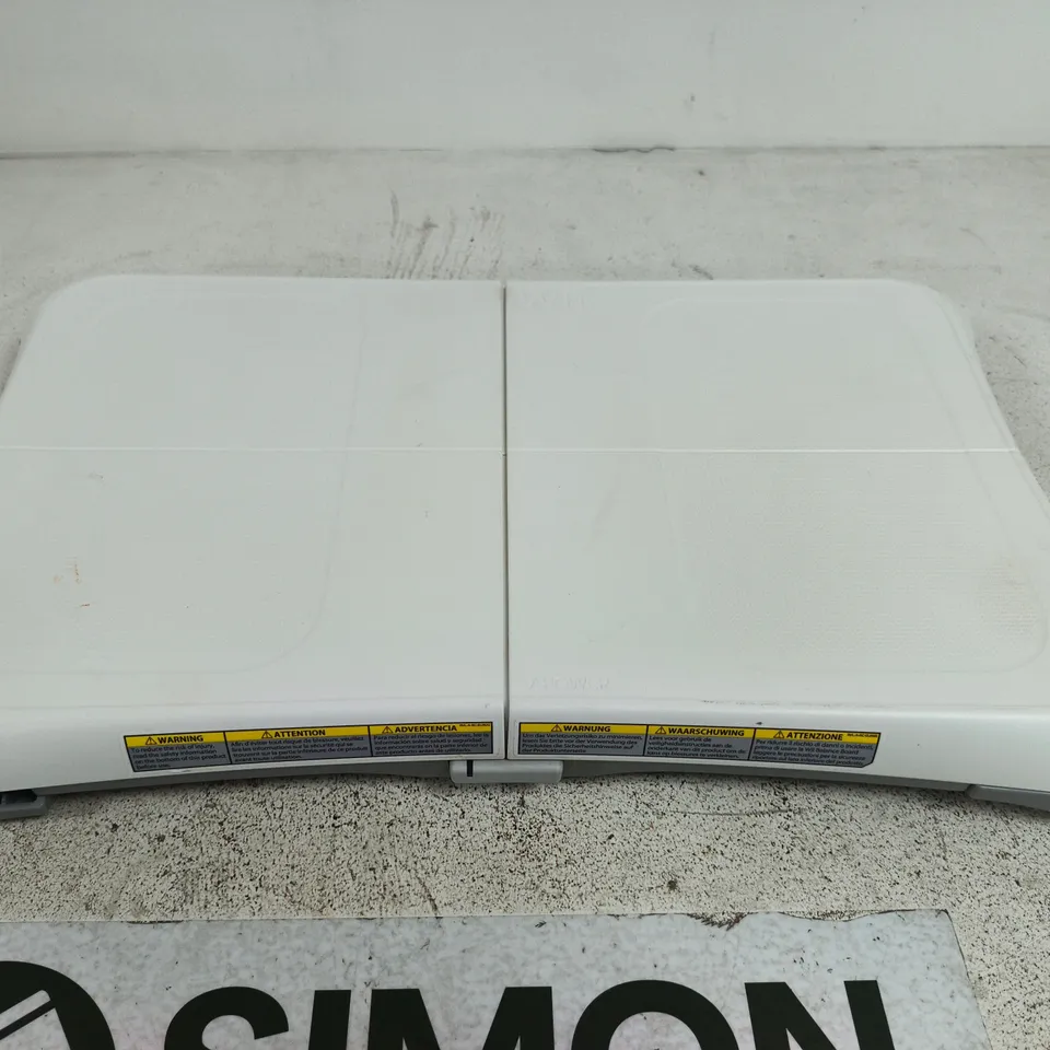 NINTENDO WII BALANCE BOARD 