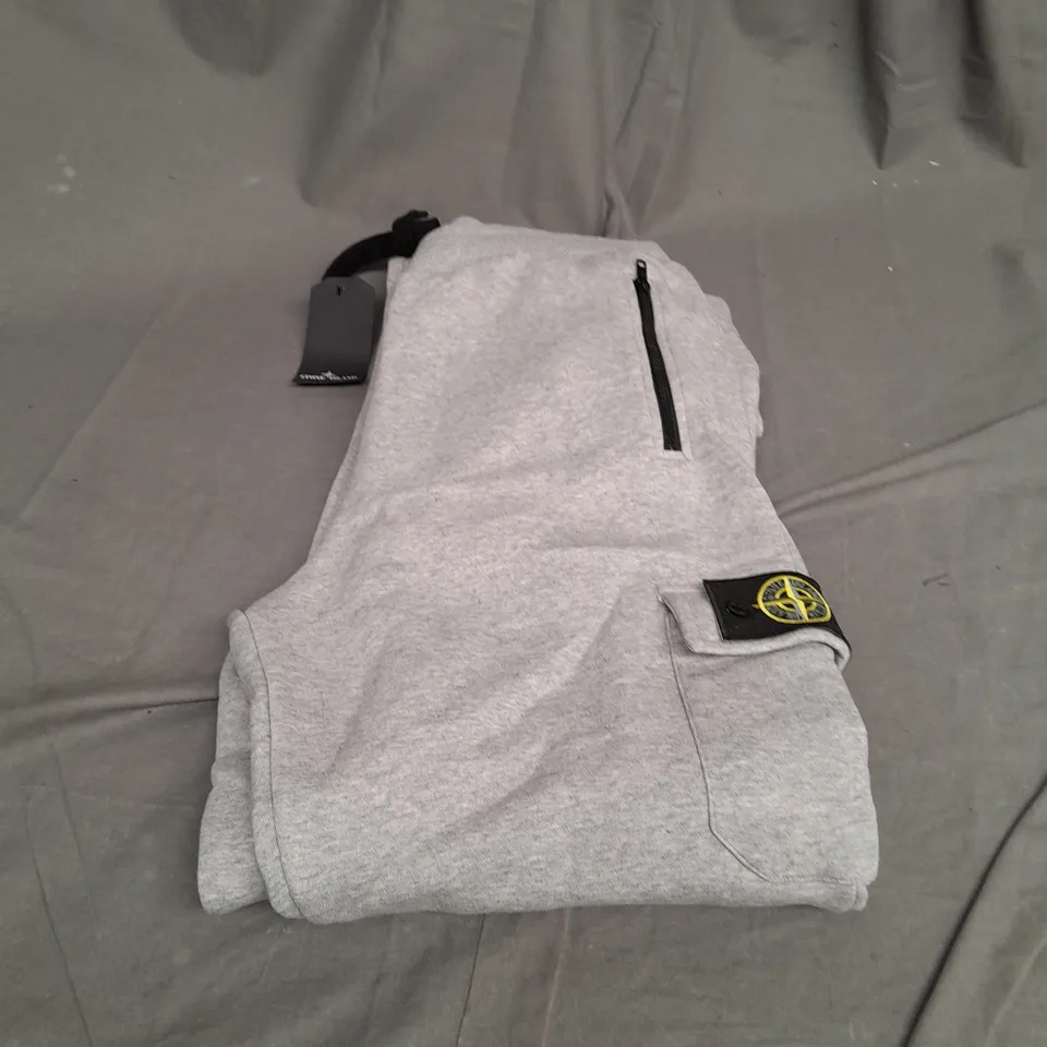 STONE ISLAND JOGGER SET - HOODIE AND JOGGER BOTTOMS - GREY // SIZE; XL