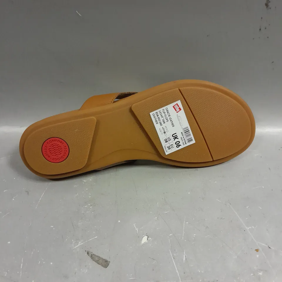 PAIR OF FITFLOP GRACIE LEATHER FLIP FLOPS IN LIGHT TAN - 6