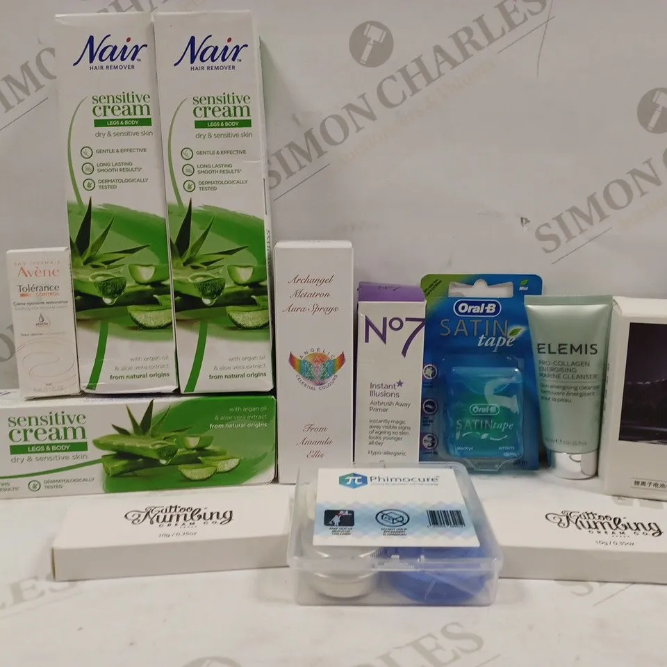 BOX OF APPROX 10 ASSORTED BEAUTY PRODUCTS TO INCLUDE NAIR SENSITIVE CREAM, NO.7 AIRBRUSH AWAY PRIMER, ELEMIS MARINE CLEANSER, ETC