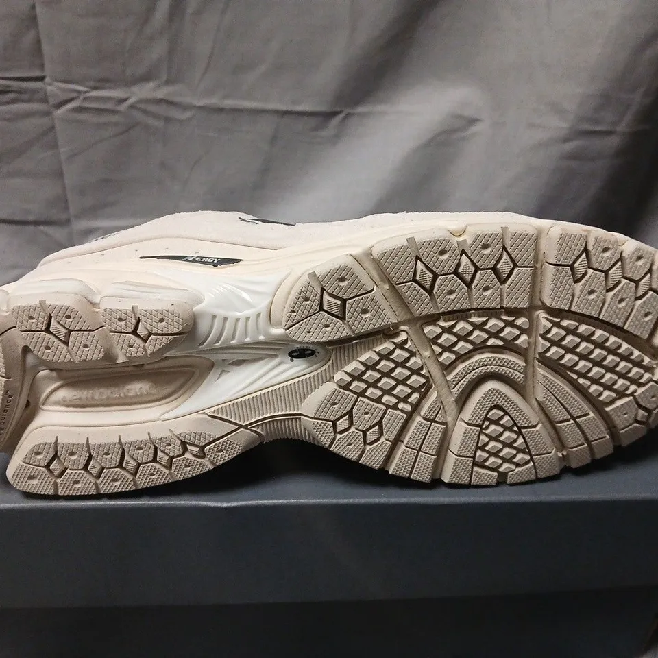 BOXED NEW BALANCE U2002RN SNEAKERS – UK 9, CREAM/BLACK