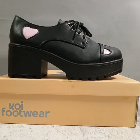 BOXED PAIR OF KOI TENNIN HEART SHOES IN BLACK W. PINK HEARTS SIZE UK 6