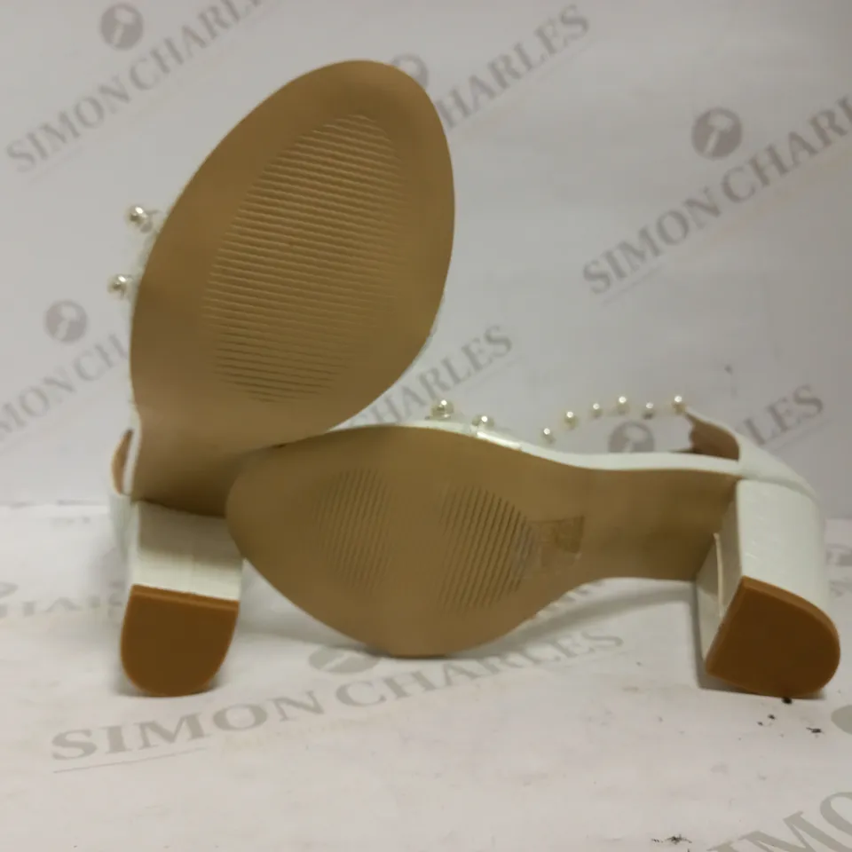 DESIGNER PEARL STYLE STRAPPY HEELS UK SIZE 4