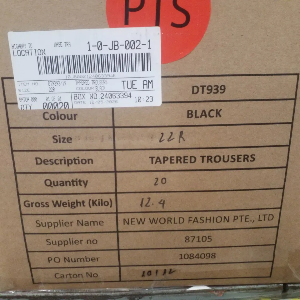 BOX CONTAINING APPROXIMATELY 20 BRAND NEW JD WILLIAMS BLACK TAPERED TROUSERS - 22R