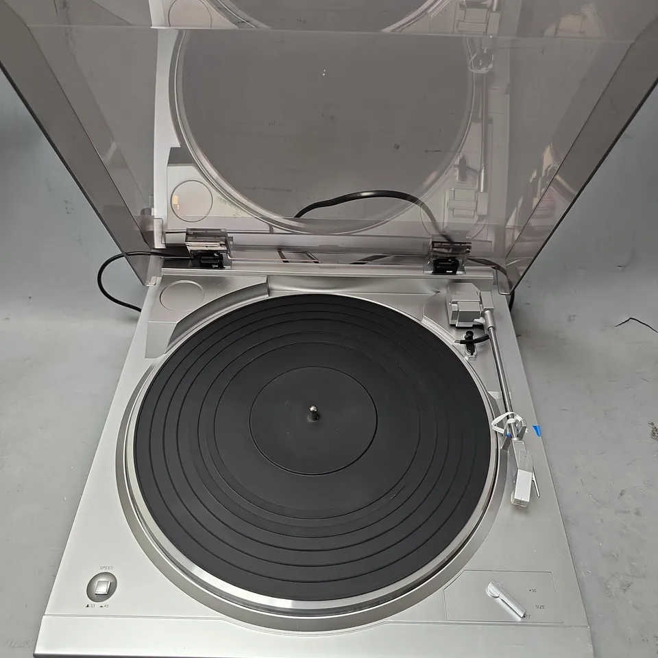 DENON DP29F SILVER TURNTABLE 