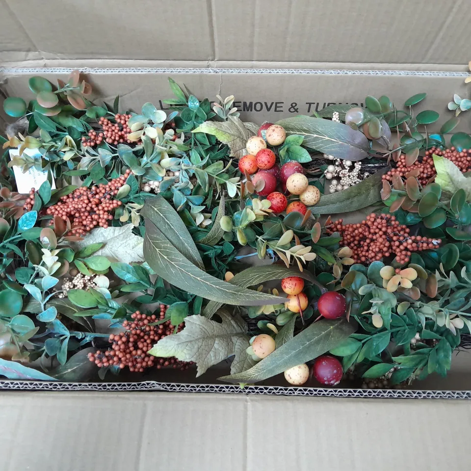 BOXED UNBRANDED DECORATIVE GARLAND