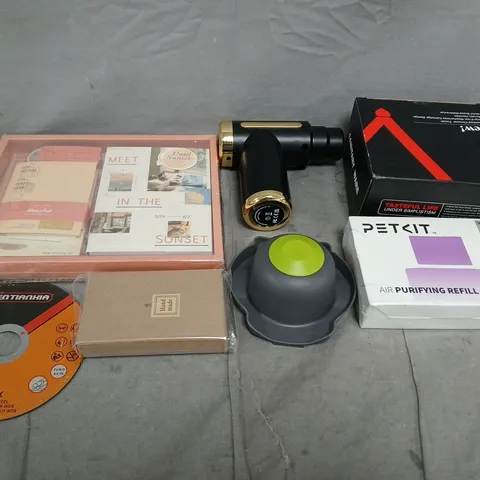 APPROXIMATELY 20 ASSORTED HOUSEHOLD ITEMS 