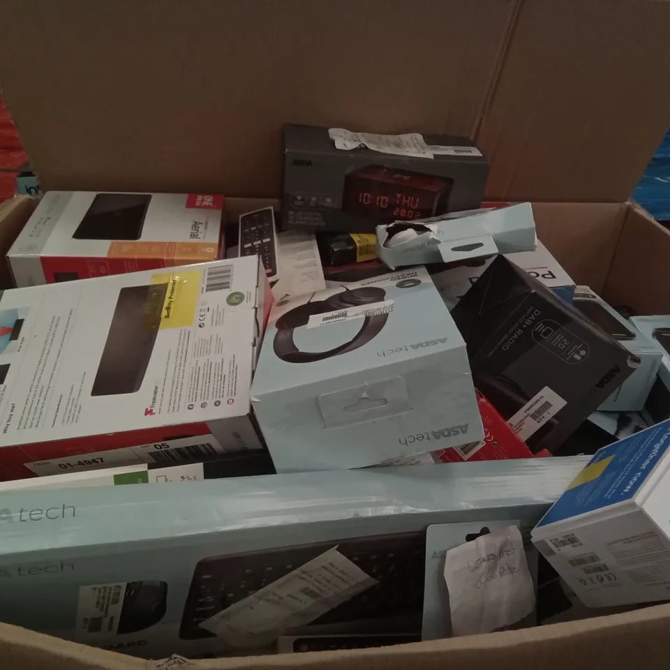 PALLET OF ASSORTED ELECTRONICS INCLUDING WIRELESS KEYBOARD & MOUSE COMBO, PORTABLE STEREO BLUETOOTH SPEAKER, CANON PIXMA PRINTER, RAZER GAMING BUNDLE, JUICE SOCIAL PERFECT GLOW RING LIGHT,