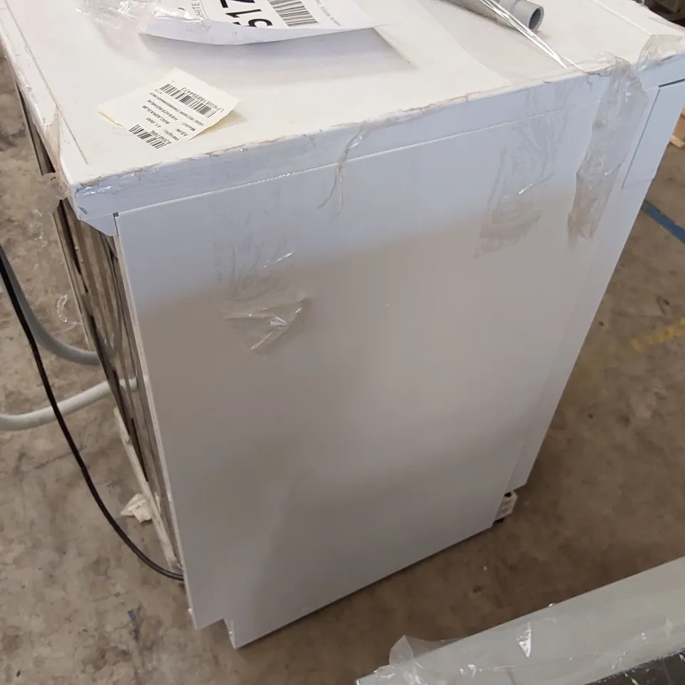HISENSE HS642E60WUK FREESTANDING STANDARD DISHWASHER 85CM HIGH - E RATED, WHITE, 24 X 23 X 33 INCHES (L X W X H) [ENERGY CLASS E]