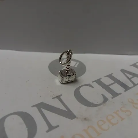 PANDORA MARVEL THE AVENGERS THORβS HAMMER DANGLE CHARM 790483C01