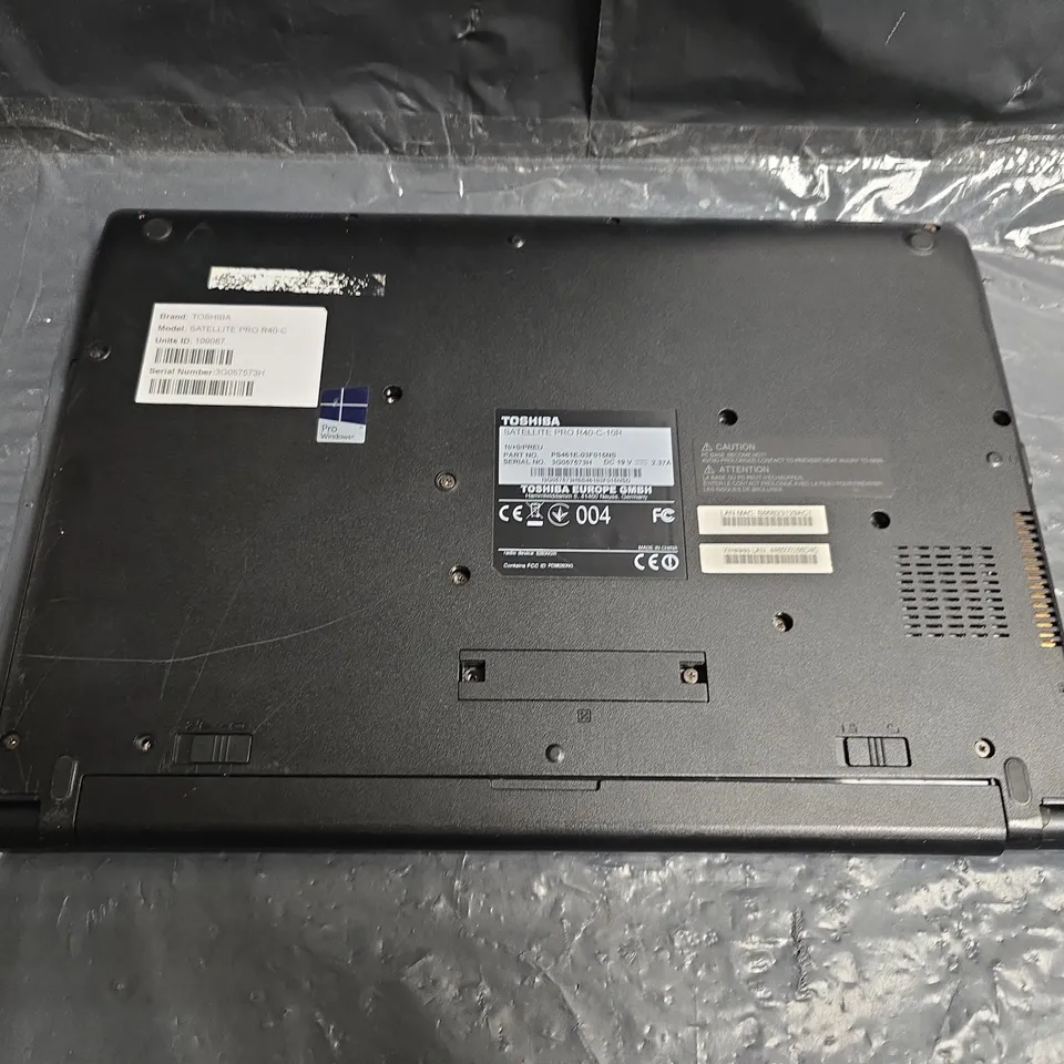 TOSHIBA SATELLITE PRO LAPTOP – BLACK - R40-C