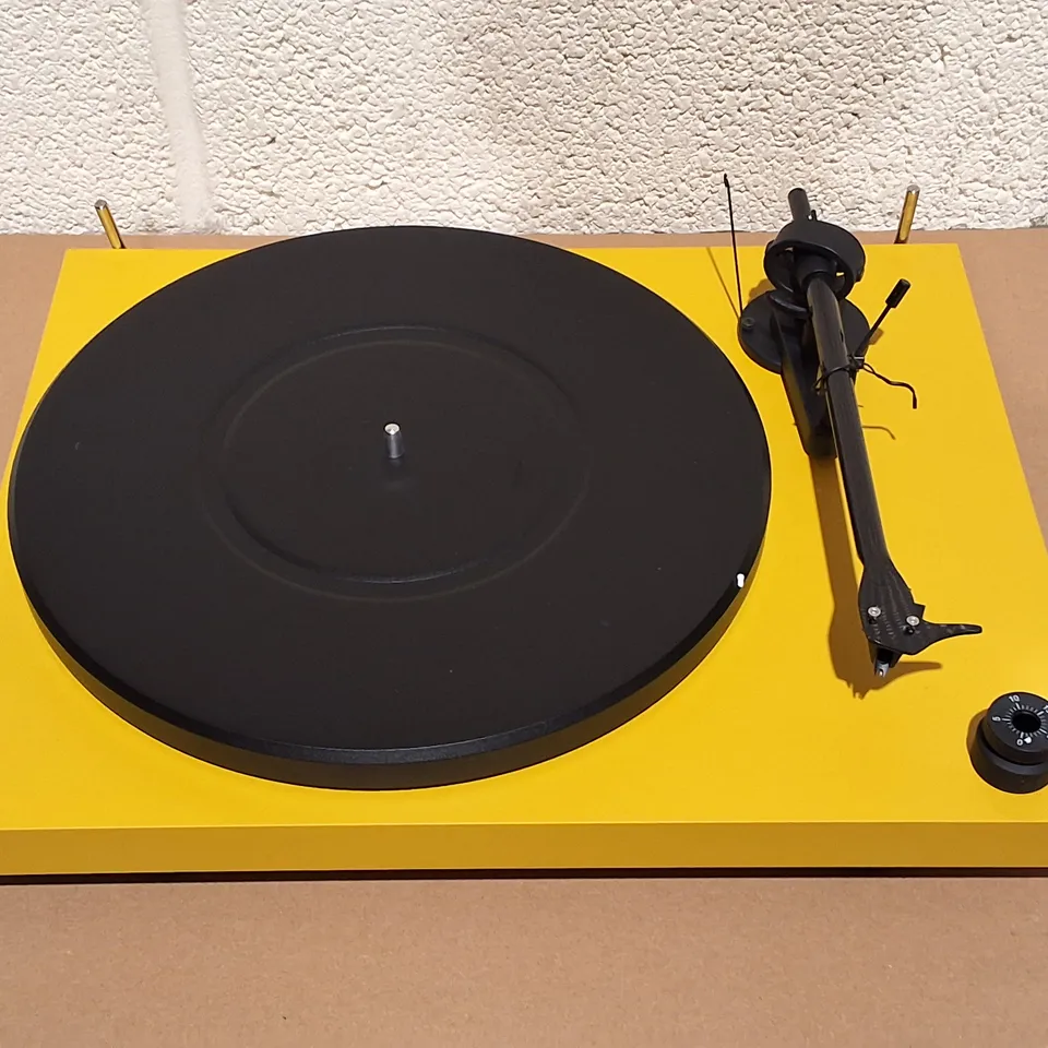 PROJECT AUDIO DEBUT CARBONEVO TURNTABLE IN YELLOW