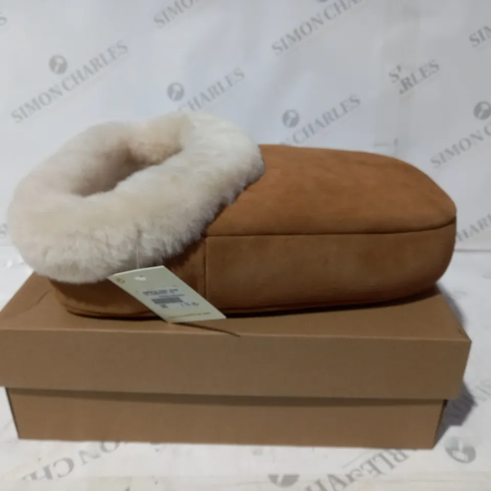 THE HOUSE BRUAR SHEEPSKIN FOOT WARMER CHESNUT TAN SIZE M