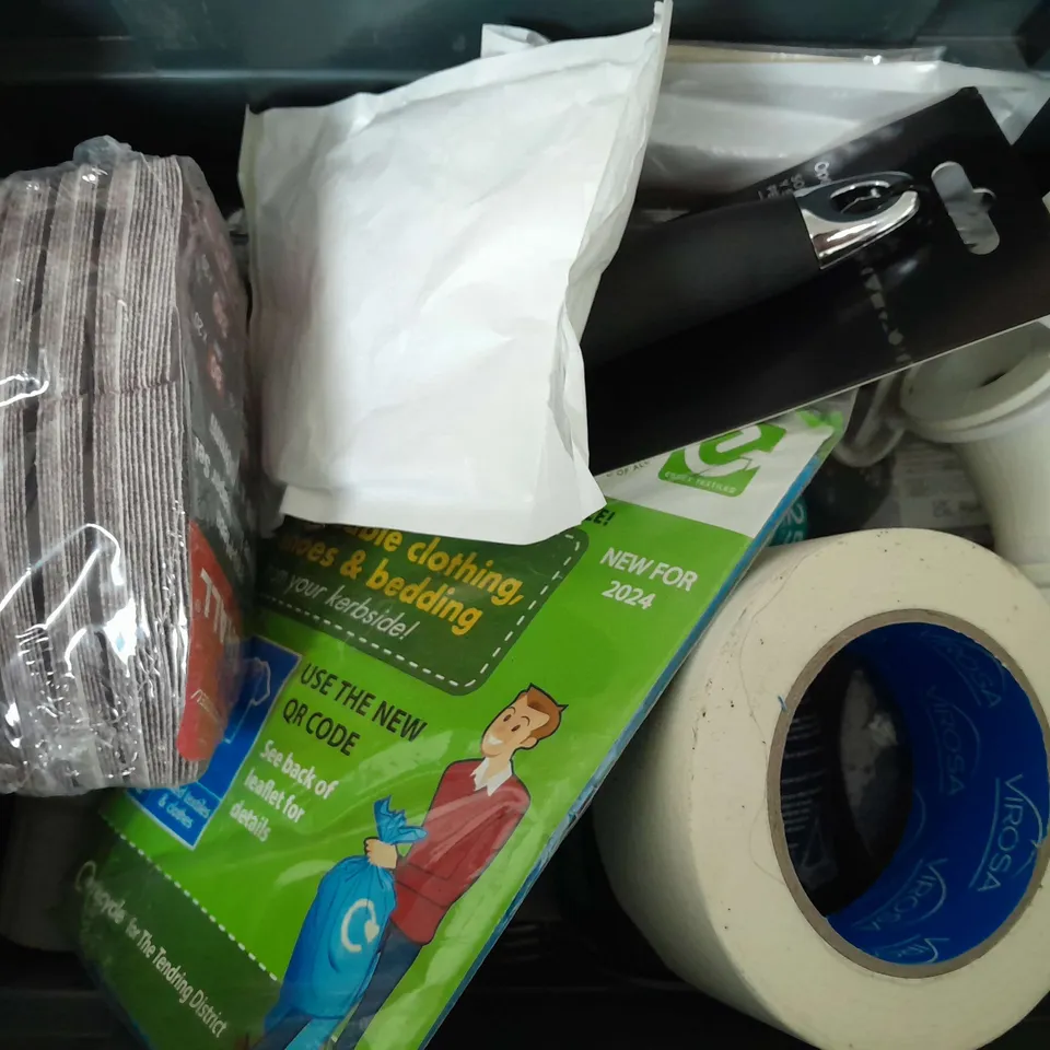 APPROXIMATELY 10 ASSORTED HOUSEHOLD ITEMS TOO INCLUDE, GOLF CLUB, SANDING PADS, BOW STRING,  ETC 