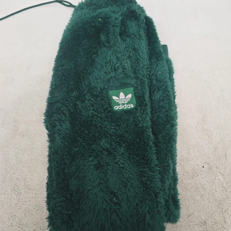ADIDAS ORIGINALS ESSENTIALS FLEECE JOGGERS IN DARK GREEN - SIZE XS