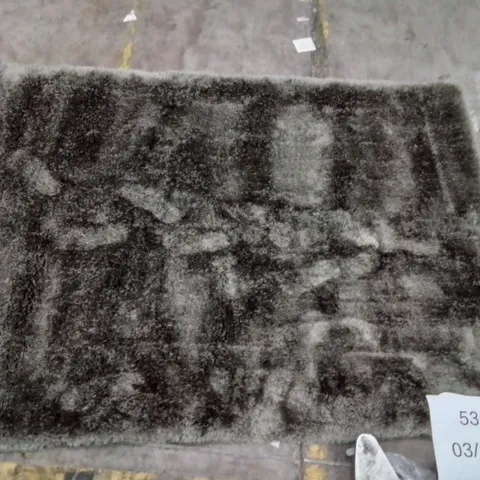 QUALITY DESIGNER AREA RUG // APPROX SIZE: 210 X 280 cm