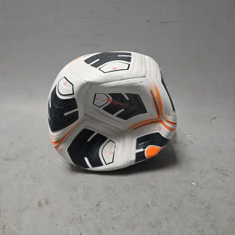 NIKE AEROSCULPT SIZE 4 FOOTBALL
