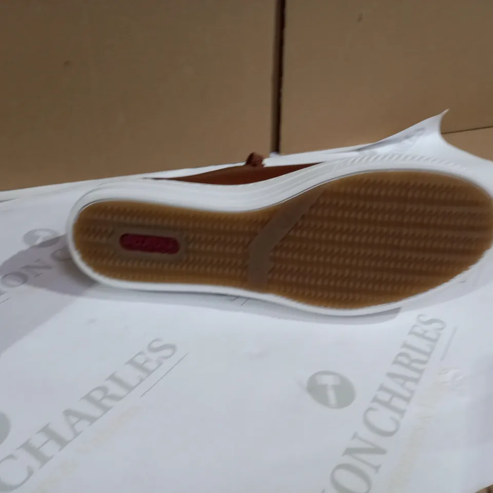 RIEKER BROWN TRAINER SIZE 5