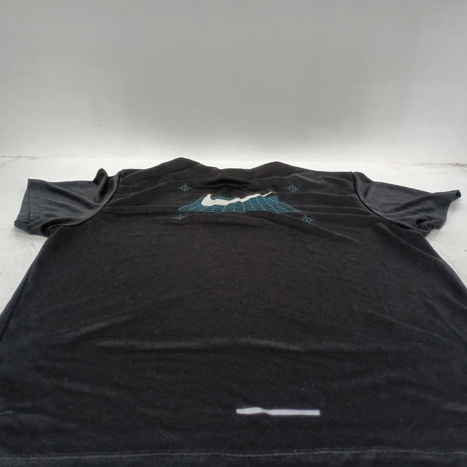 NIKE BLACK XL T SHIRT GRAPHIC ON REVERSE