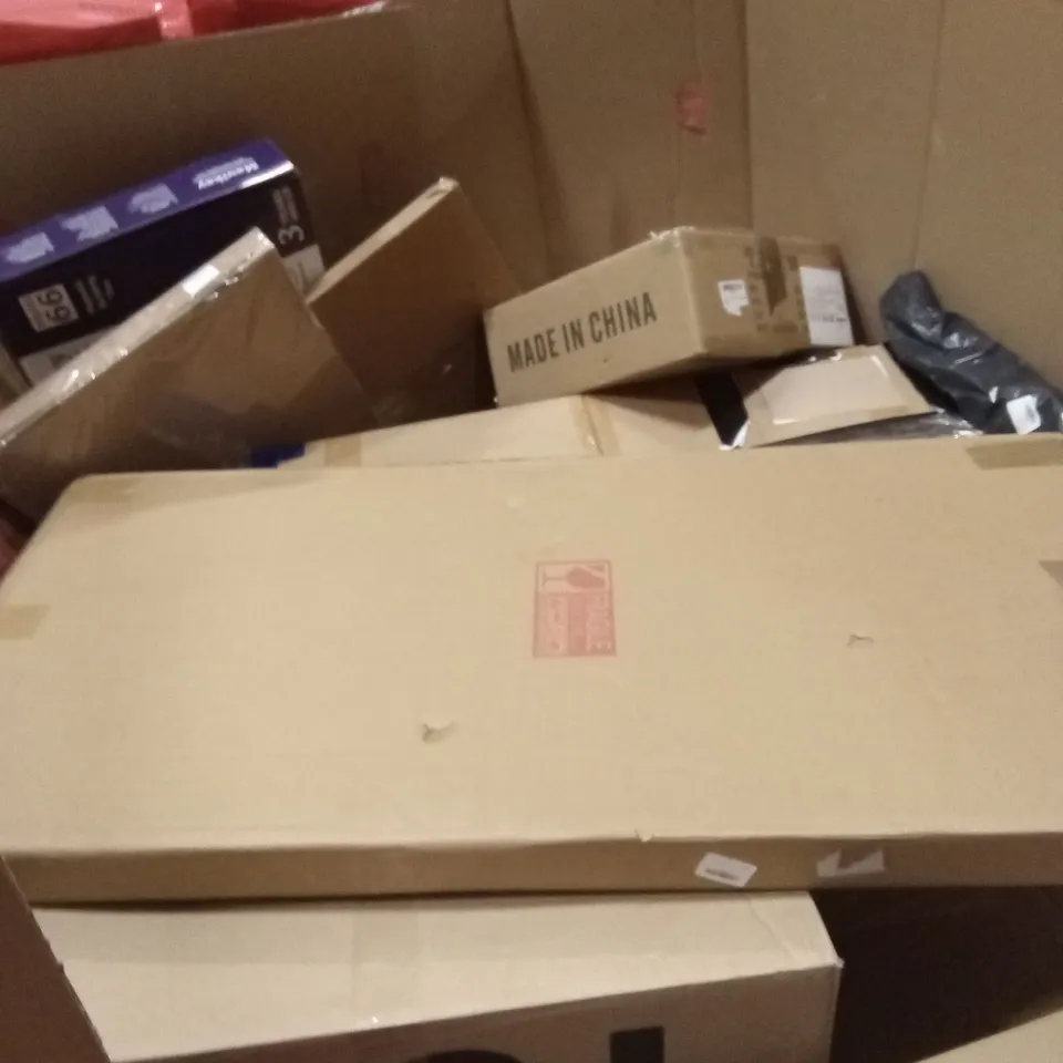 PALLET OF ASSORTED HOUSEHOLD GOODS AND PRODUCTS TO INCLUDE; BALLOON PARTY ARCH, TOP DESK RISER, FISH TANK, PUZZLE BOARD ETC