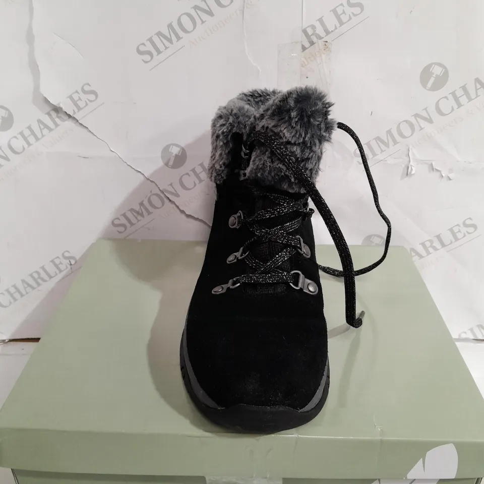 SKECHERS FAUX CUFF BOOTS, BLACK - SIZE 4