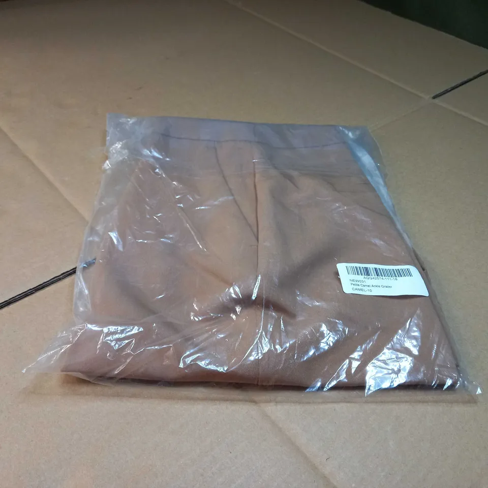 PACKAGED CAMEL PETITE CAMEL ANKLE GRAZER - SIZE 10