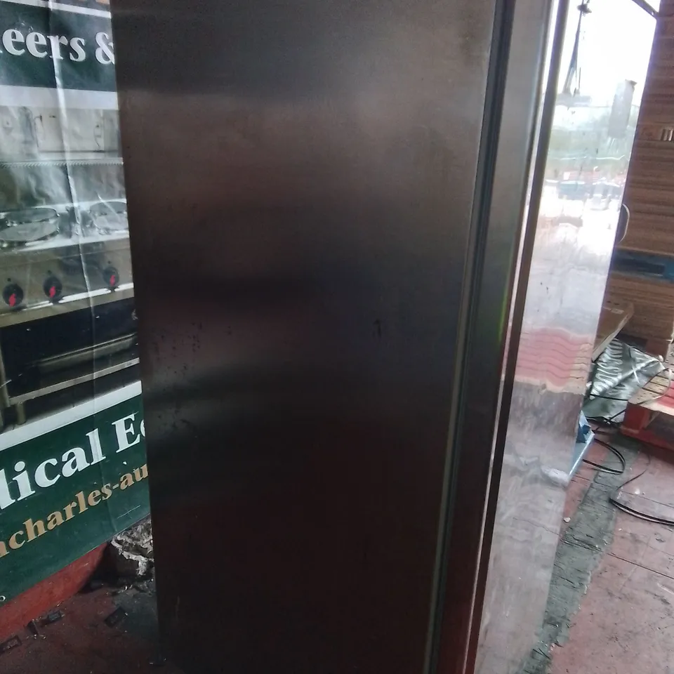 COMMERCIAL TALL SINGLE DOOR FRIDGE